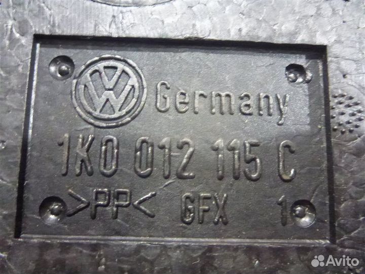 Ящик для инструментов Volkswagen Golf 5K1 cgga