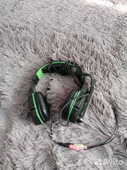 Проводные наушники с микрофоном