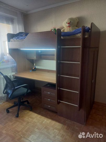 Детская кровать чердак(двухъярусная)