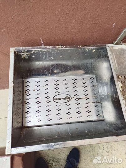 Стол для распечатки сот; пыльцесборник