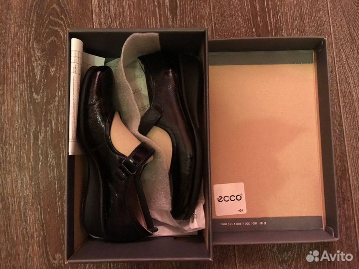 Новые кожаные туфли 