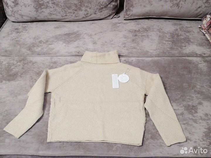 Свитер женский