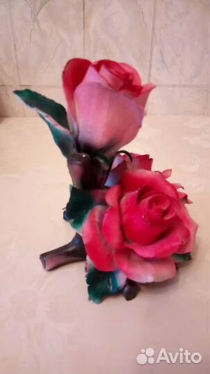 Композиция из фарфоровых цветов