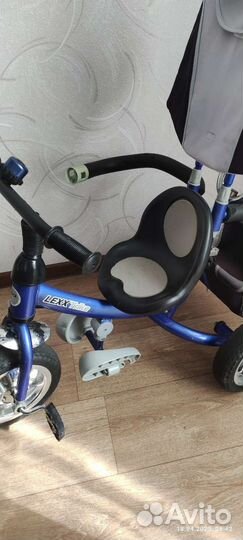 Трехколесный велосипед с ручкой Lexx Trike