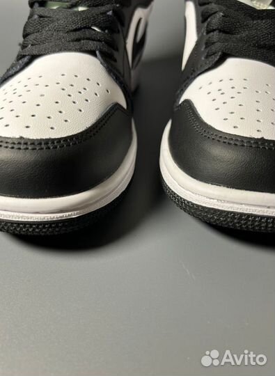 Кроссовки Nike Air Jordan 1 Black White Люкс