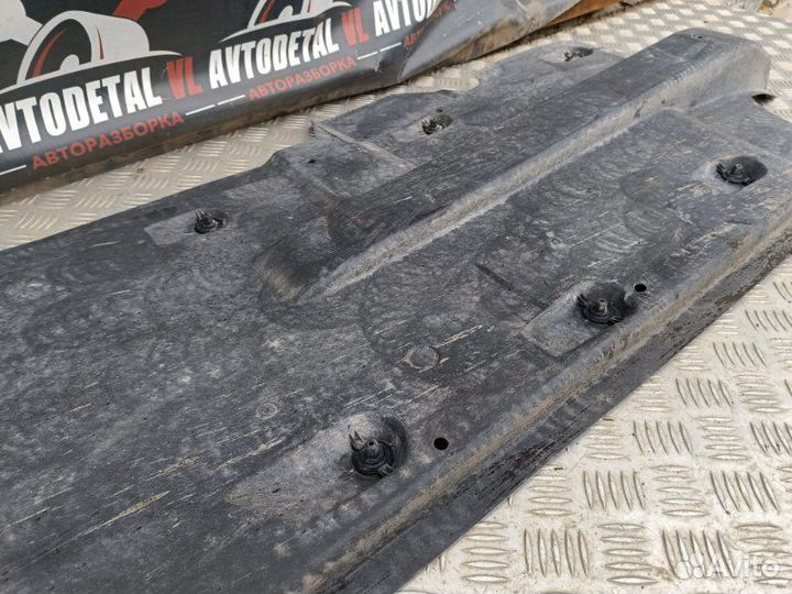 Защита днища кузова левая Skoda Rapid хэтчбек