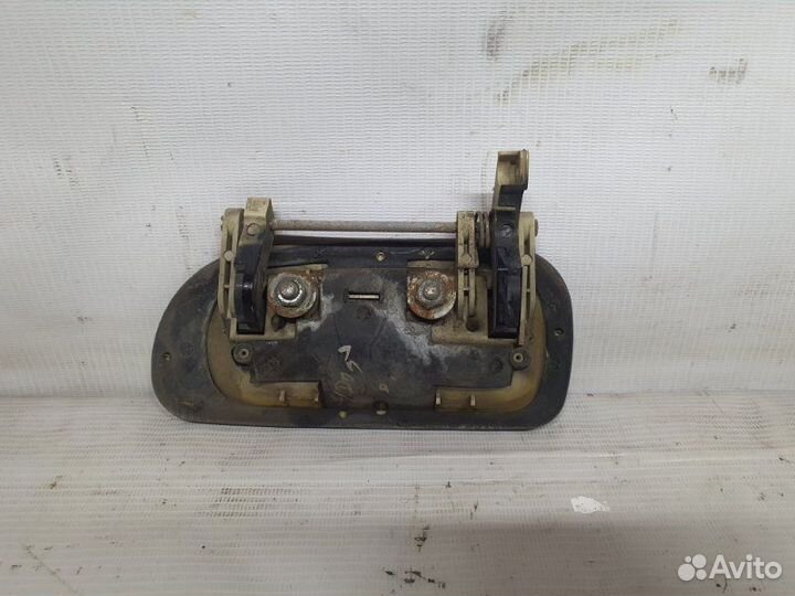 Ручка двери передняя правая Дэу Nexia седан F16D3