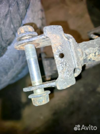 Балка задняя Nissan expert