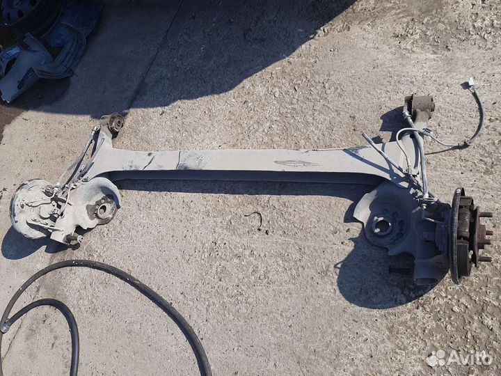 Балка задняя Vitz Yaris Funcargo