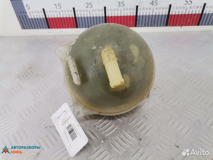 Бачок расширительный Volkswagen Passat B3 1994