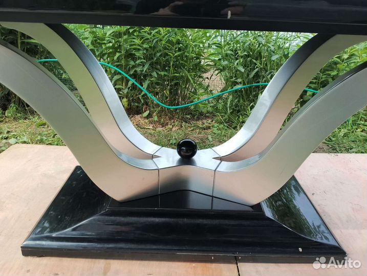 Стол стеклянный