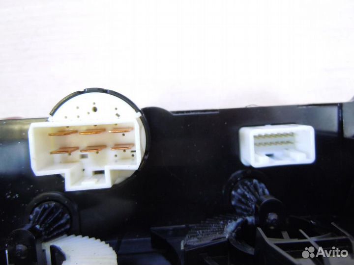 Панель управления отопителя Subaru Forester SJ/S1