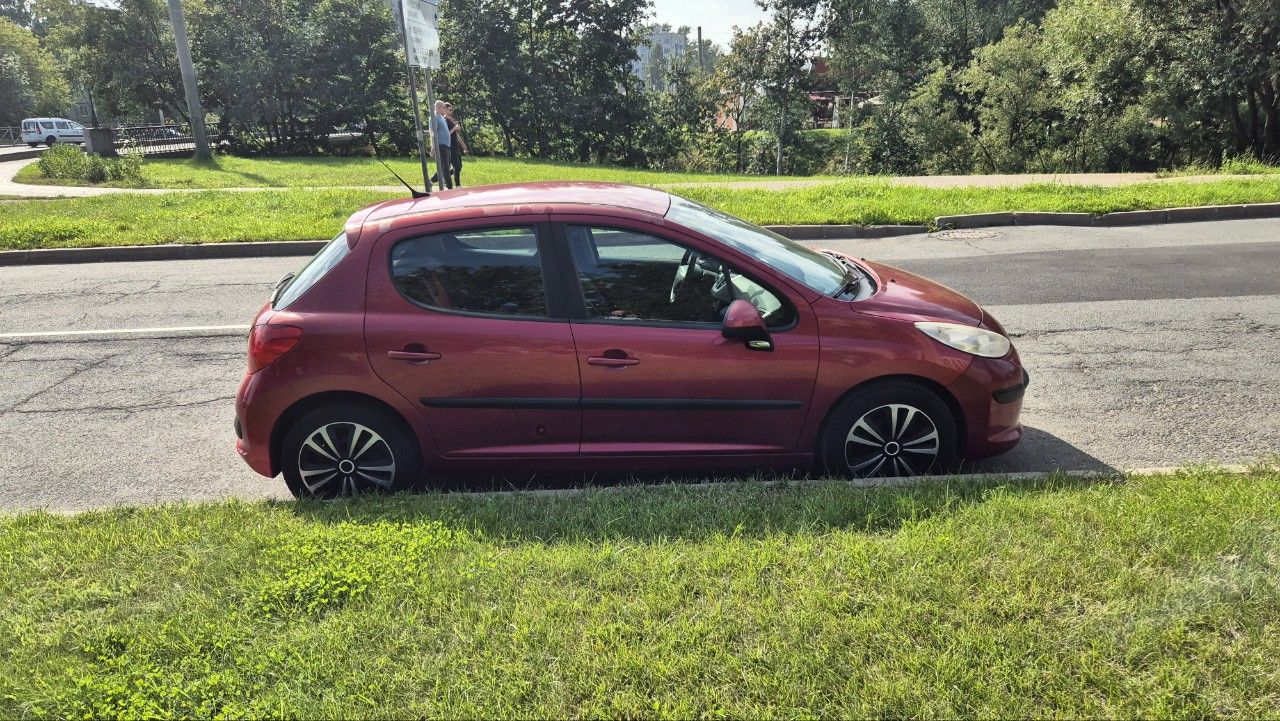 Peugeot 207: фото владельца