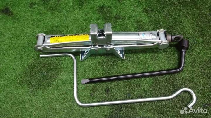 Домкрат Toyota Corolla Spacio ZZE122 1ZZ-FE