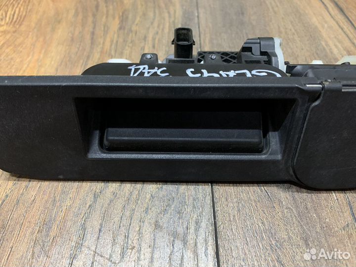 Mercedes Benz GLA Ручка двери багажника наружная