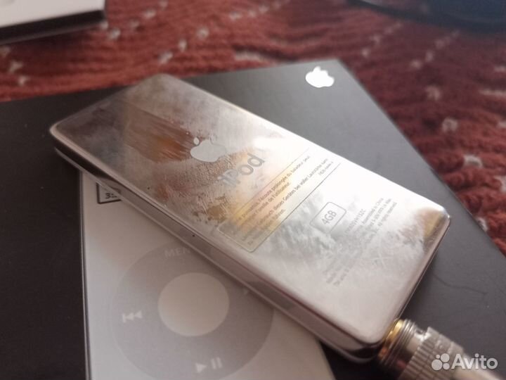 Mp3 плеер Apple iPod Nano 4gb первого поколения