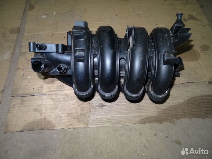 Коллектор впускной VW Golf 4 BCA 1.4 л