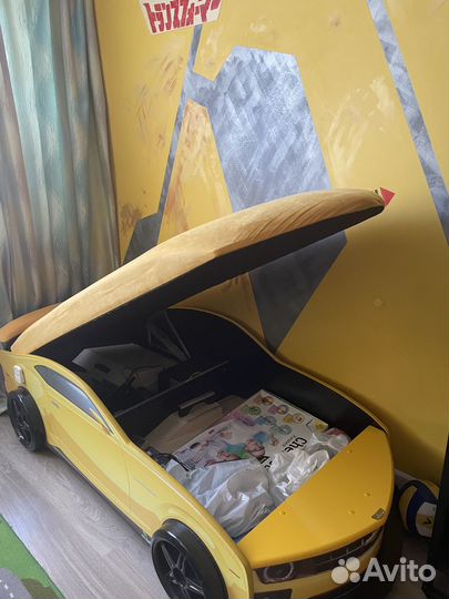 Детская кровать машина