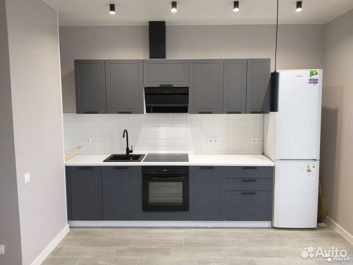 Кухонный гарнитур новый серый