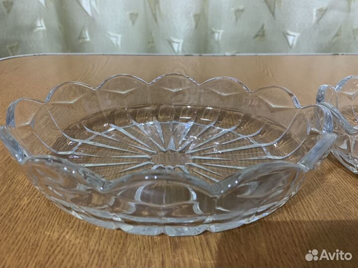 Менажница, салатники, блюда для сервировки стола