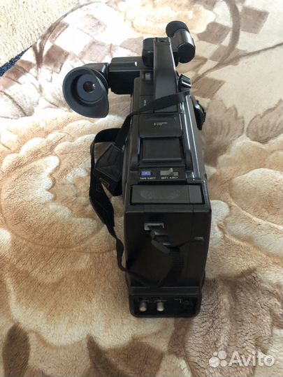 Видеокамера Panasonic M3000