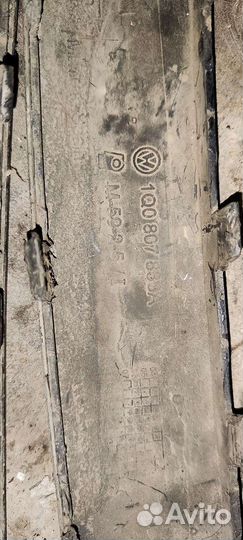 Накладка переднего бампера 1Q0807833A 1Q0807834A