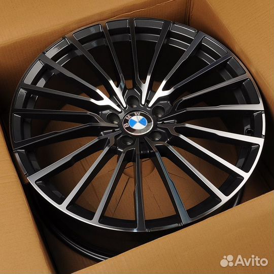 Диски на BMW r21 5x112 ET25 D66.6