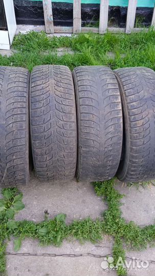 Berlin All Season 1 21.5/65 R16 102