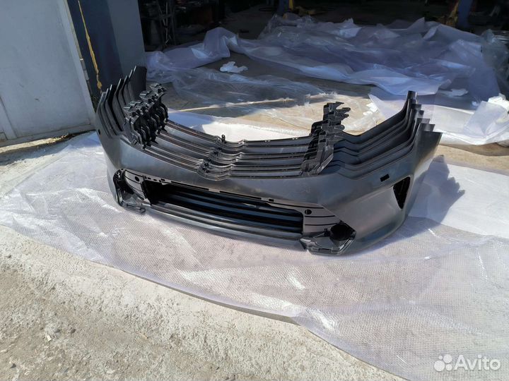 Передний бампер toyota camry 55