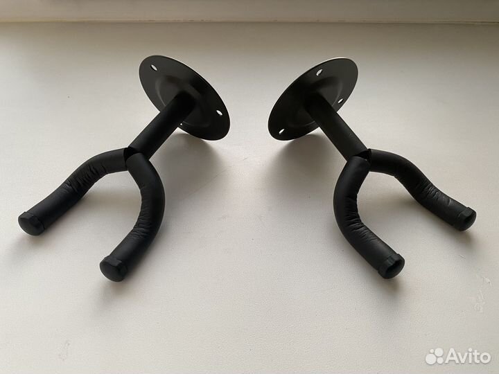 Крепление для гитары на стену