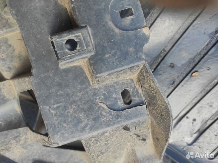 Пыльник переднего бампера cn158b384AB Ford EcoSpor