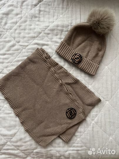 Шапка и шарф fendi