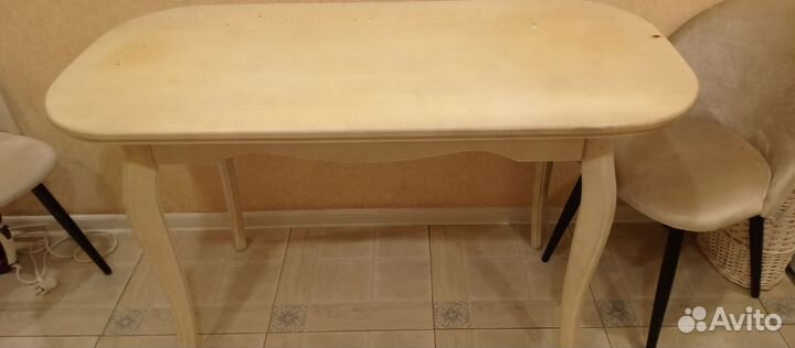 Кухонный стол