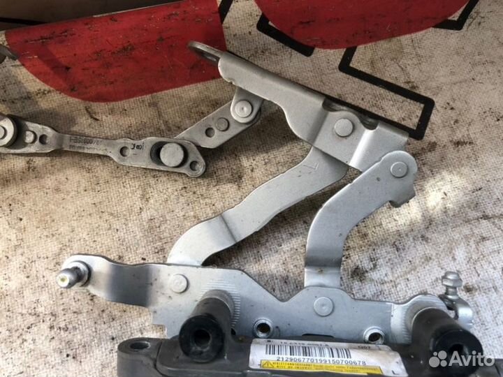 Пиропатрон передний левый Mercedes-Benz E-Class