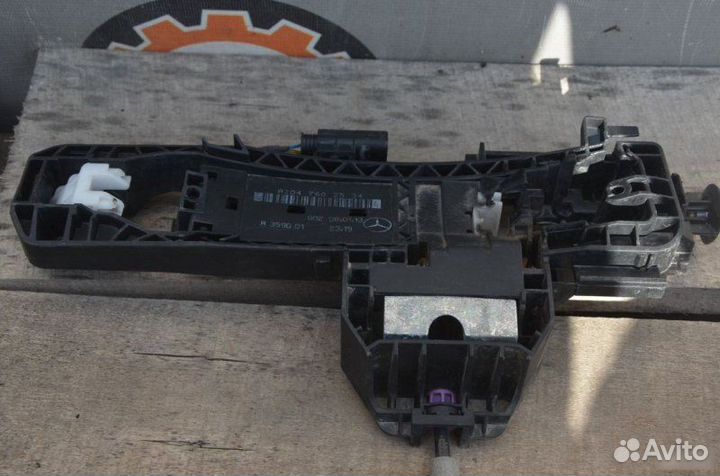 Замок двери задний левый Mercedes-Benz Gl-Class