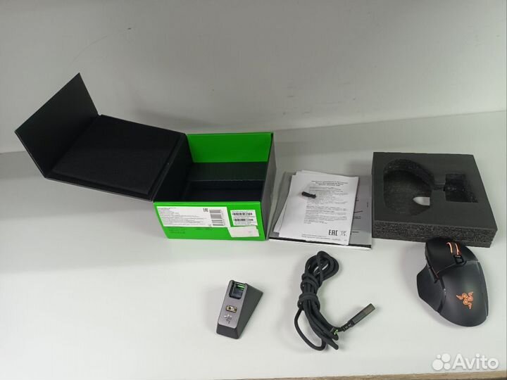 Игровая мышь razer basilisk ultimate со станцией