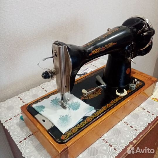 Швейная машина Подольск ручная