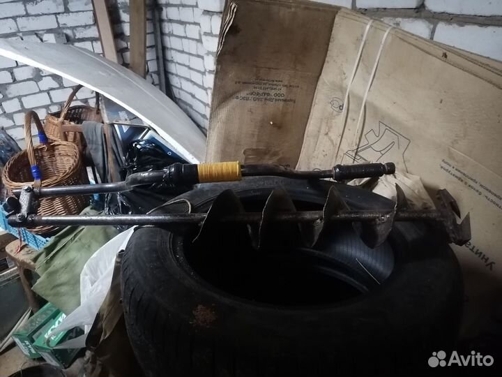 Ручной бур для зимней рыбалки