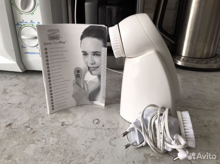 Прибор для чистки и массажа лица