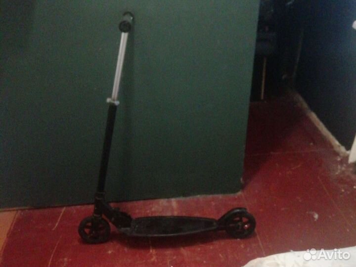 Продаю самокат потомучто не нужен