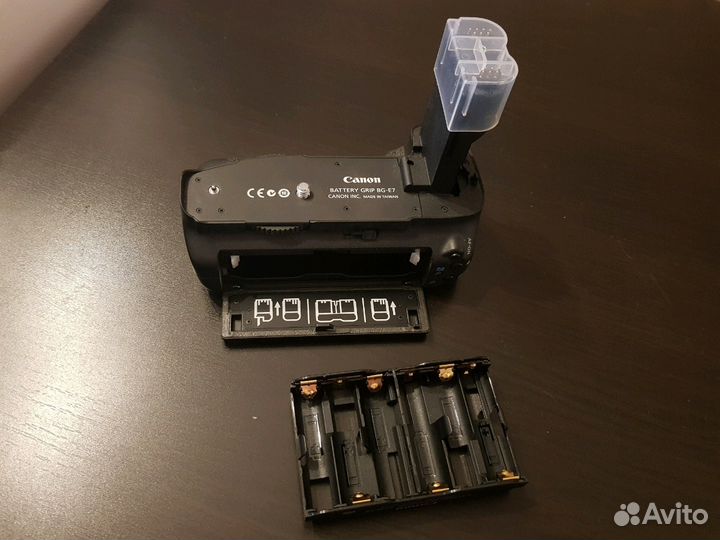 Батарейный блок Canon BG-E7