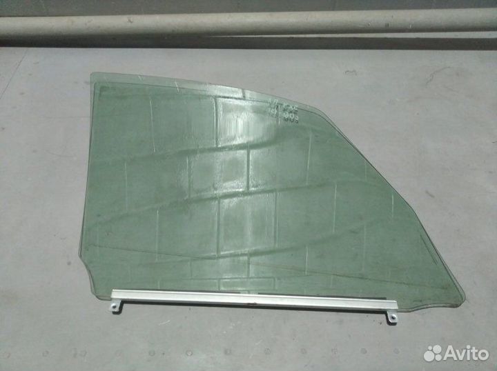 Стекло двери переднее левое Suzuki Sx-4 2006-2013