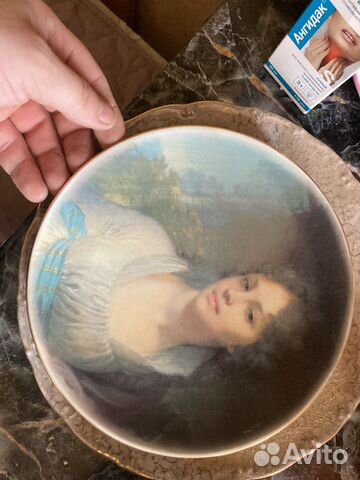 Настенная тарелка