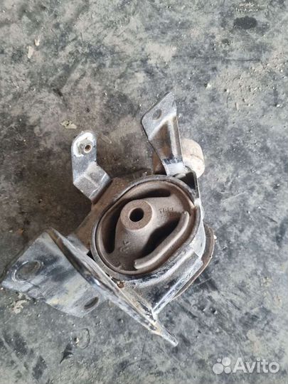 Опора тойота 2л