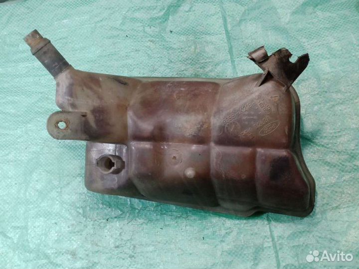 Расширительный бачок Ford Mondeo 2 универсал 1.8D
