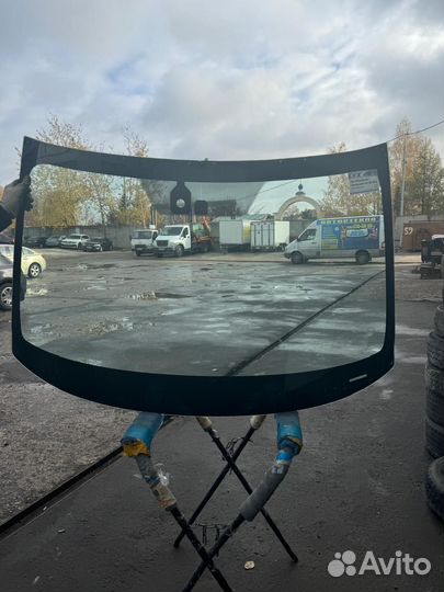 Лобовое стекло на Volvo S 60