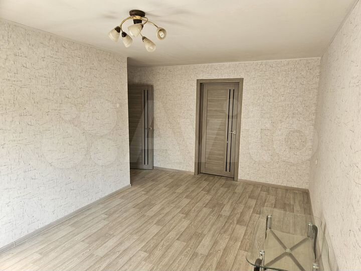 3-к. квартира, 60 м², 2/5 эт.