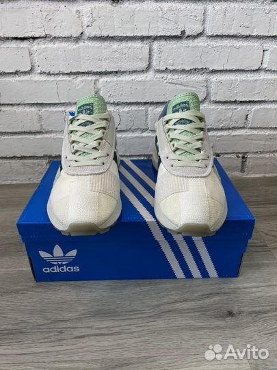 Кроссовки Adidas Retropy E5