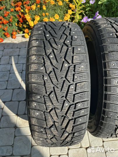 Nokian Tyres Hakkapeliitta 7 215/55 R17 98T