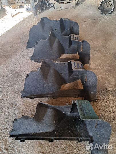 Обшивка багажника правая Lancia libra